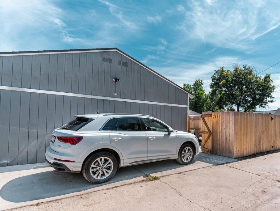 Beautiful Denver Carriage House Экстерьер фото