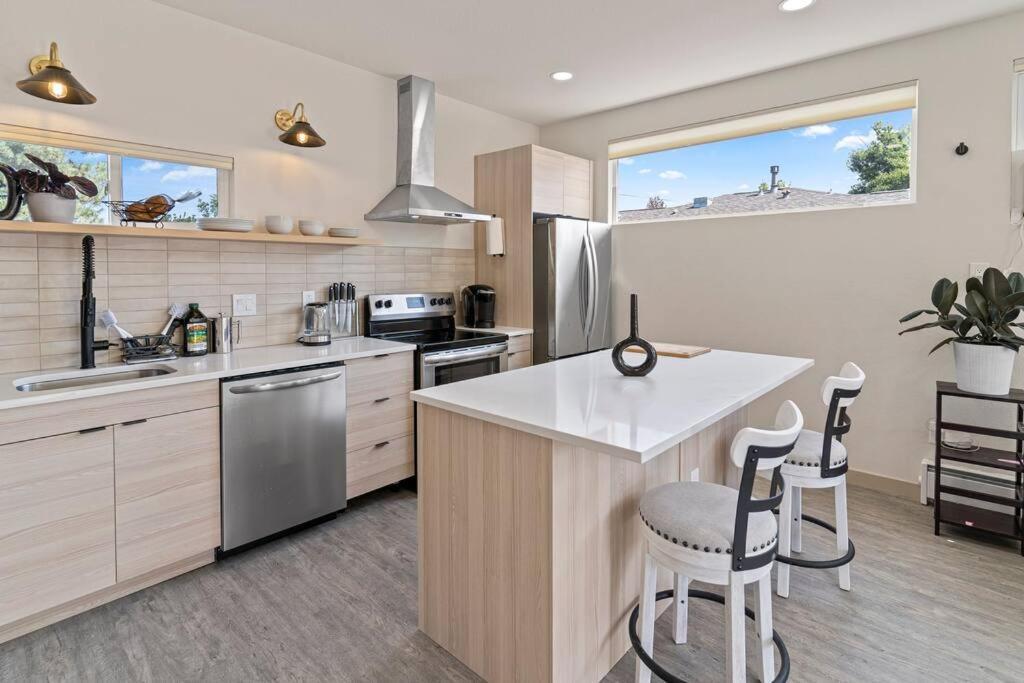 Beautiful Denver Carriage House Экстерьер фото